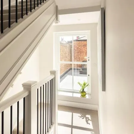 Superb 3 Bed Notting Hill Holiday home London