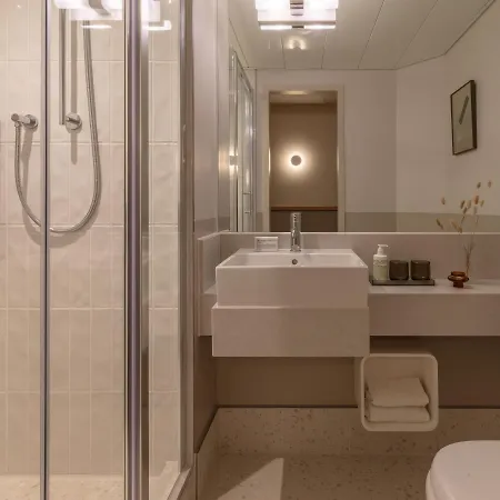 מלון Club Quarters City, 4*