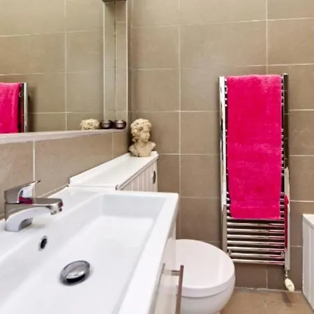 Notting Hill: Stunning, Bright Beautiful Flat. W10