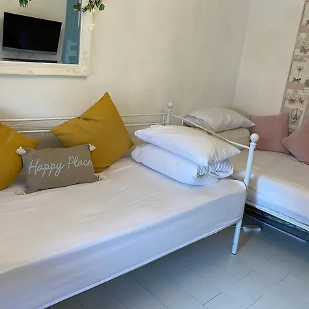Happy Place With Kitchenette- Female Only * Londres