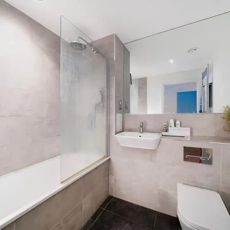 Apartment Wonderful 1br Flat With Amazing Balcony Views Barking (Greater London)