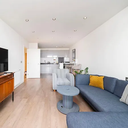 Wonderful 1br Flat With Amazing Balcony Views