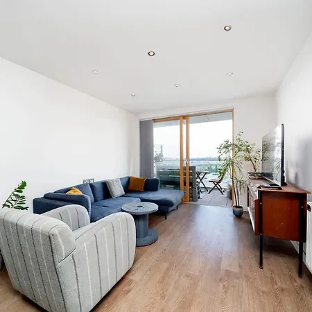 Wonderful 1br Flat With Amazing Balcony Views