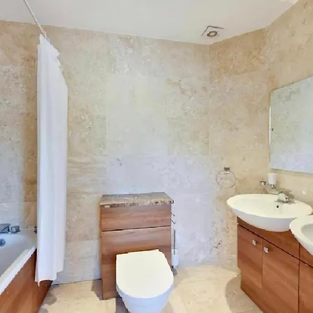 The Queen's Gate Penthouse Apartment *