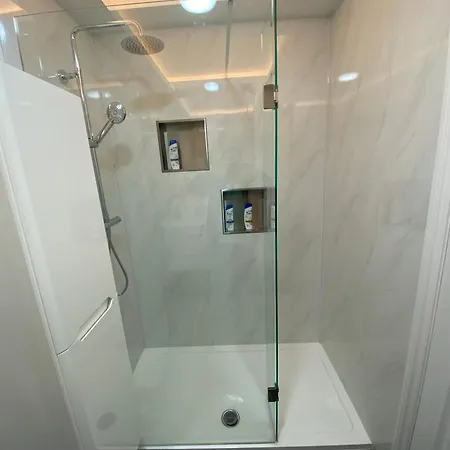 Apartment 2 Bedroom Flat *