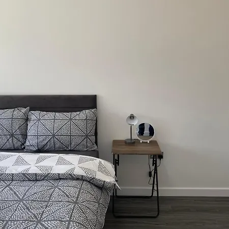 2 Bedroom Flat *