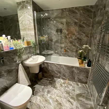Heathrow Luxury Feltham