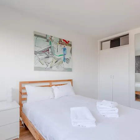Unique Spacious Central 3 Bedroom With Rooftop Terrace * London