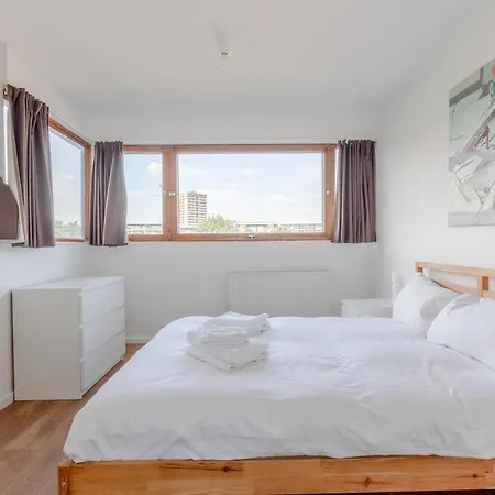 Unique Spacious Central 3 Bedroom With Rooftop Terrace Apartment London