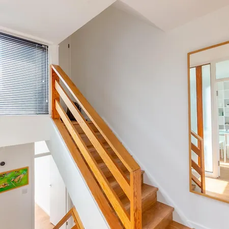 Unique Spacious Central 3 Bedroom With Rooftop Terrace Apartment *