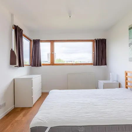 Unique Spacious Central 3 Bedroom With Rooftop Terrace London