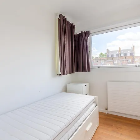 Unique Spacious Central 3 Bedroom With Rooftop Terrace * London