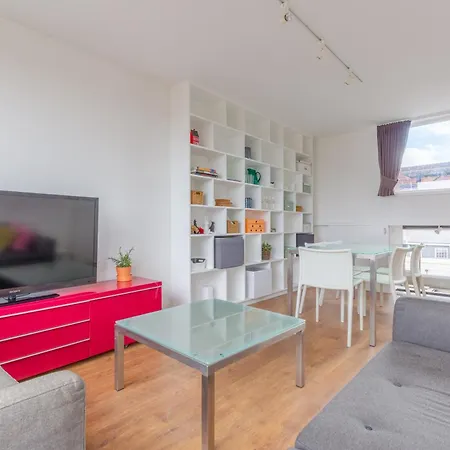 Unique Spacious Central 3 Bedroom With Rooftop Terrace London