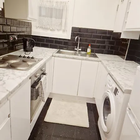 Two Bedroom Ground Floor In *