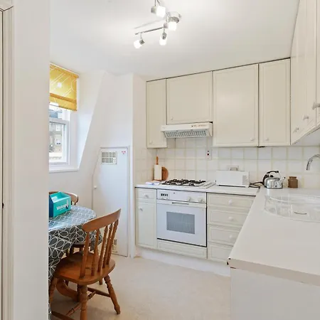 Cosy 2 Bedroom Flat In Pimlico 10 Minutes To Station 아파트 *