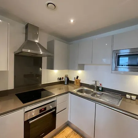 Sleek & Sunny 1bd Flat Near Greenwhich - Deptford! Apartment London