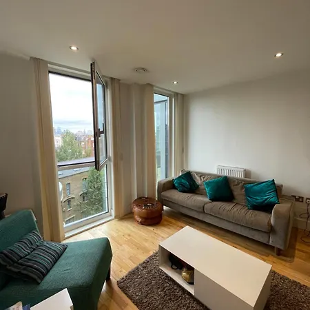 Sleek & Sunny 1bd Flat Near Greenwhich - Deptford! Apartment *