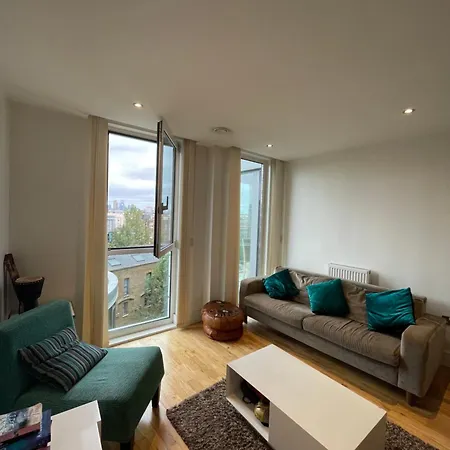 Sleek & Sunny 1bd Flat Near Greenwhich - Deptford! Apartment *