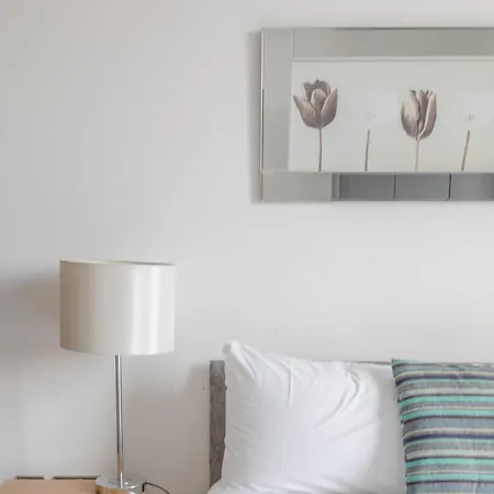 Sleek & Sunny 1bd Flat Near Greenwhich - Deptford! Apartment London