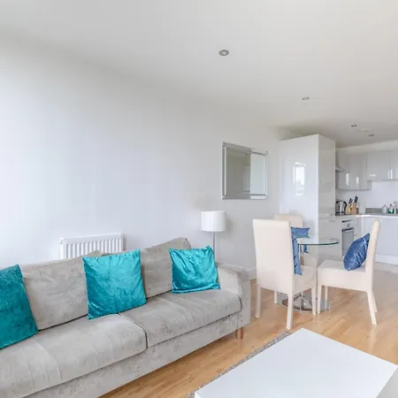 Sleek & Sunny 1bd Flat Near Greenwhich - Deptford!