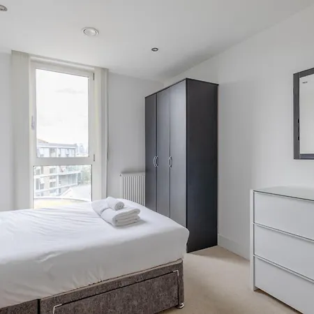 Sleek & Sunny 1bd Flat Near Greenwhich - Deptford! London