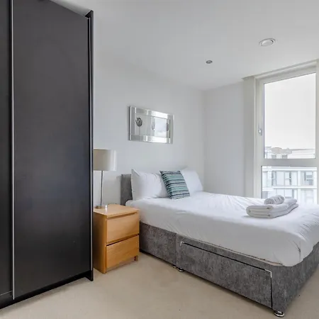 Apartment Sleek & Sunny 1bd Flat Near Greenwhich - Deptford!