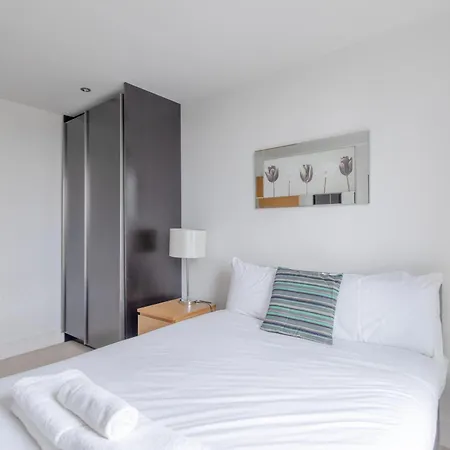 Sleek & Sunny 1bd Flat Near Greenwhich - Deptford! * London