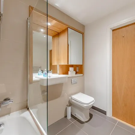 Sleek & Sunny 1bd Flat Near Greenwhich - Deptford!