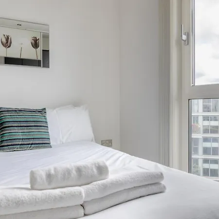 Apartment Sleek & Sunny 1bd Flat Near Greenwhich - Deptford! *