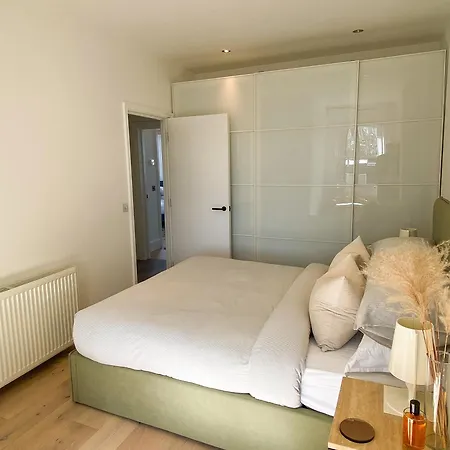 Sleek Scandi-inspired 2bd Flat Fulham * Londres