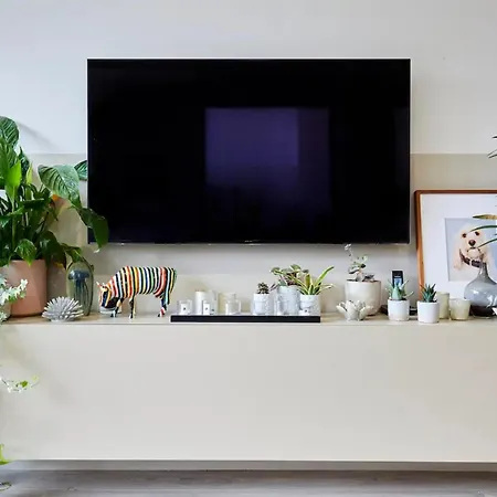 Stylish Interiors Garden Parking 3brb Flat * London