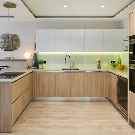 Stylish Interiors Garden Parking 3brb Flat Apartment *