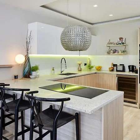 Stylish Interiors Garden Parking 3brb Flat Apartment London