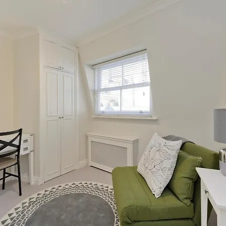 Sweet Marble Arch 2 Bedroom Mews House