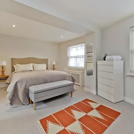 Sweet Marble Arch 2 Bedroom Mews House Holiday home