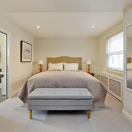 Sweet Marble Arch 2 Bedroom Mews House Holiday home *