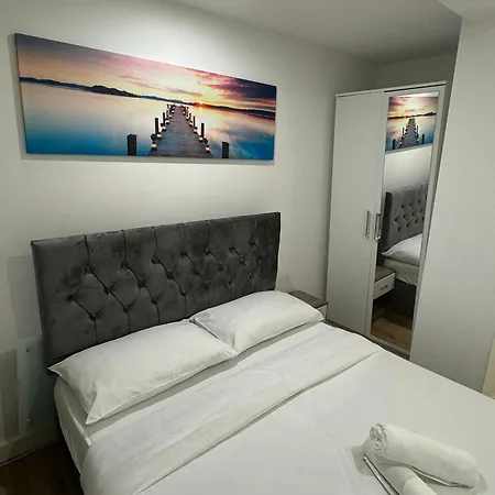 Cozy Two Bedroom Sleeps 6 Near Camden Market Hw10 * London