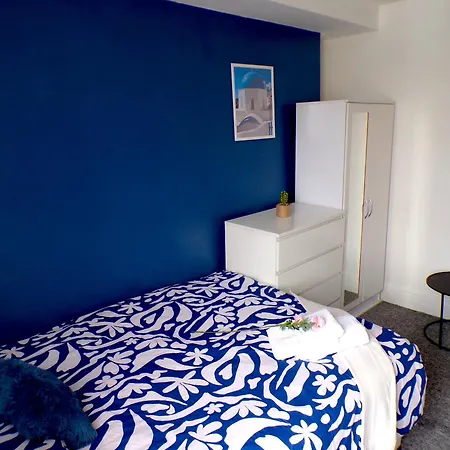 West Kensington - Santorini Apartment *