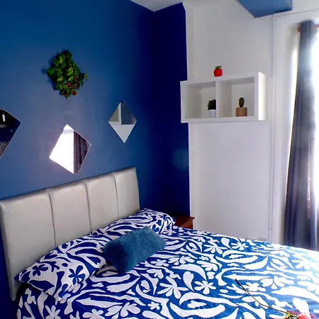 West Kensington - Santorini Apartment London