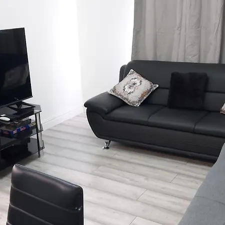 Remaj Service Accommodation, Sleep 7 Apartment