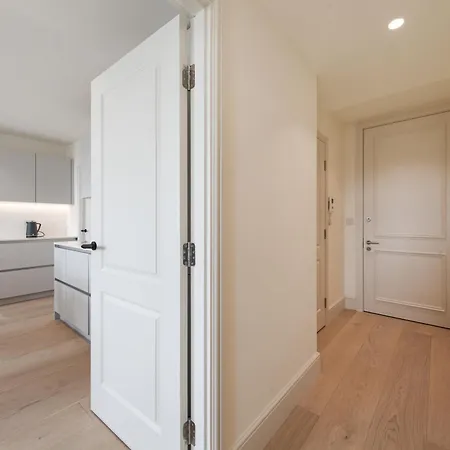 The East Mile Hideaway - Bright 1bdr Flat