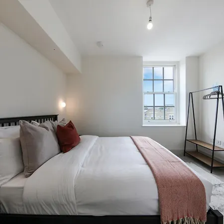The East Mile Hideaway - Bright 1bdr Flat Apartment *