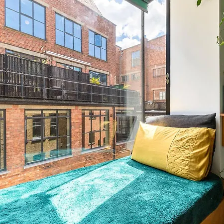 Heart Of Hideaway Apartment London