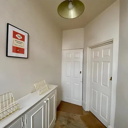 Dreamstay Garden Tube Olympic London