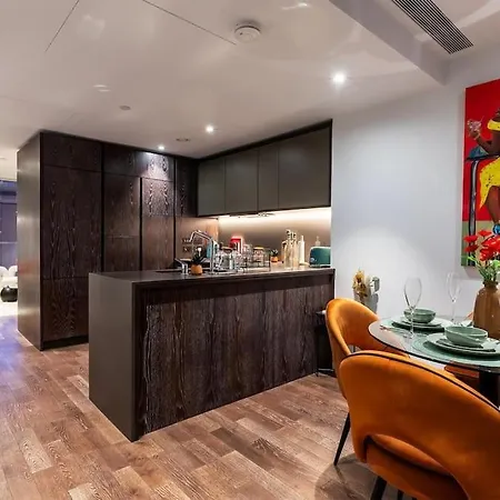 Appartamento Luxurious Haven In Iconic Battersea Power Station Londra