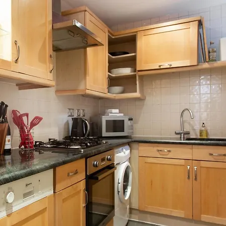 Spacious 1 Bed Sloane Square London