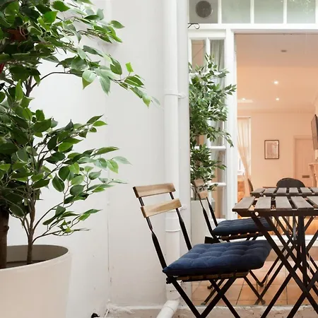 Spacious 1 Bed Sloane Square Apartment London