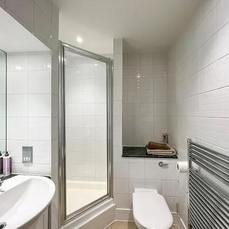 Modern 2 Bedroom In Soho Holiday home *