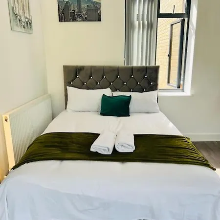 Stunning Two Bed Flat In *