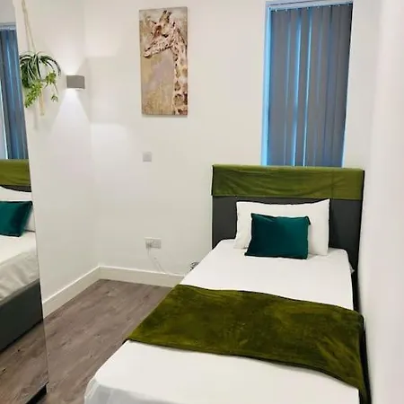 Stunning Two Bed Flat In London
